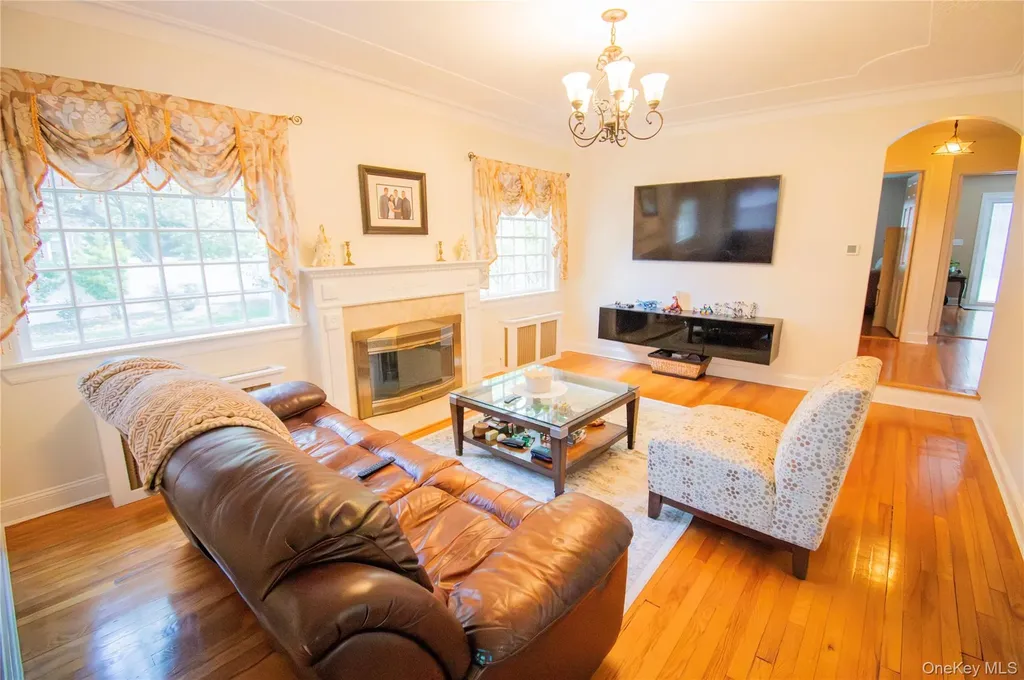 1360 Beulah Court Baldwin NY 11510