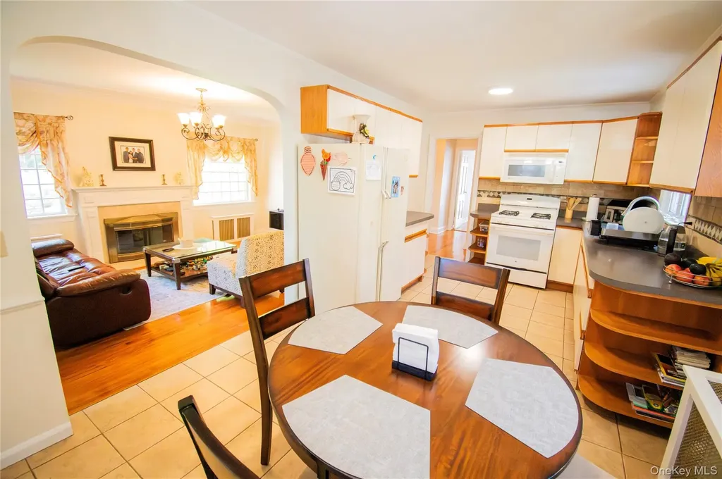 1360 Beulah Court Baldwin NY 11510