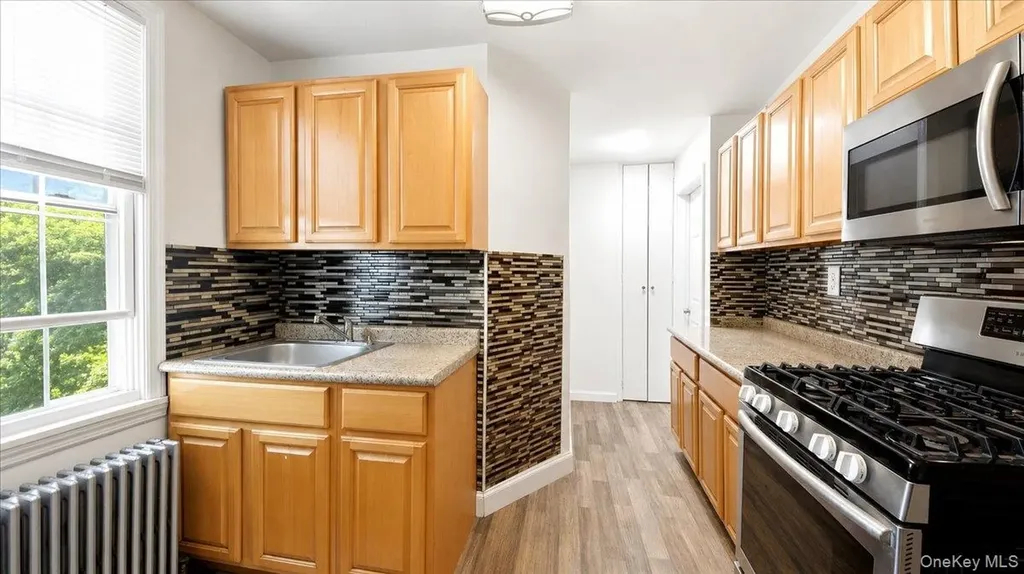 364 Ashburton Avenue Yonkers NY 10701