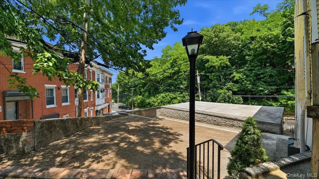 364 Ashburton Avenue Yonkers NY 10701