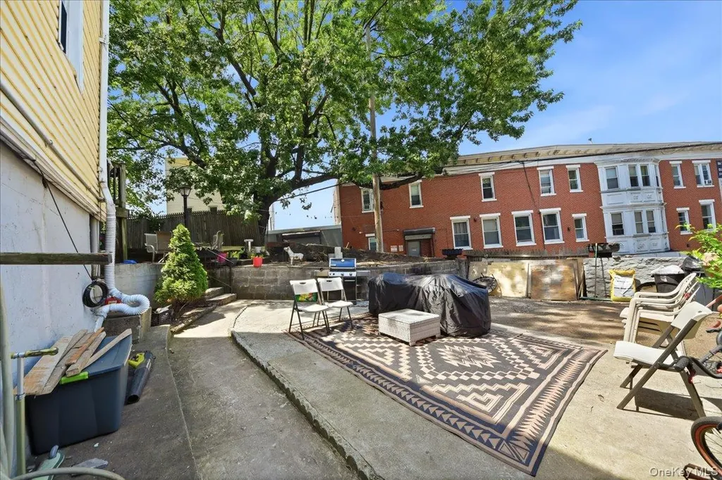 364 Ashburton Avenue Yonkers NY 10701