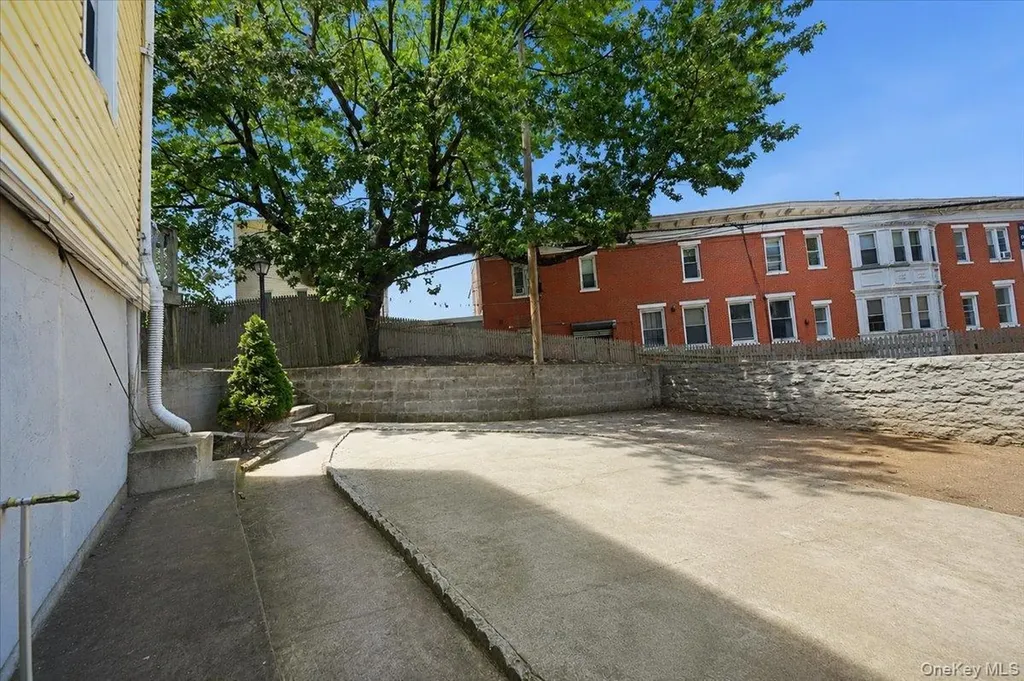 364 Ashburton Avenue Yonkers NY 10701