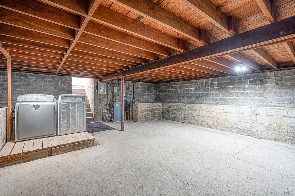 15 Glenda Drive West Babylon NY 11704