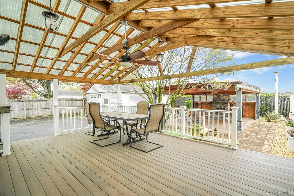 15 Glenda Drive West Babylon NY 11704