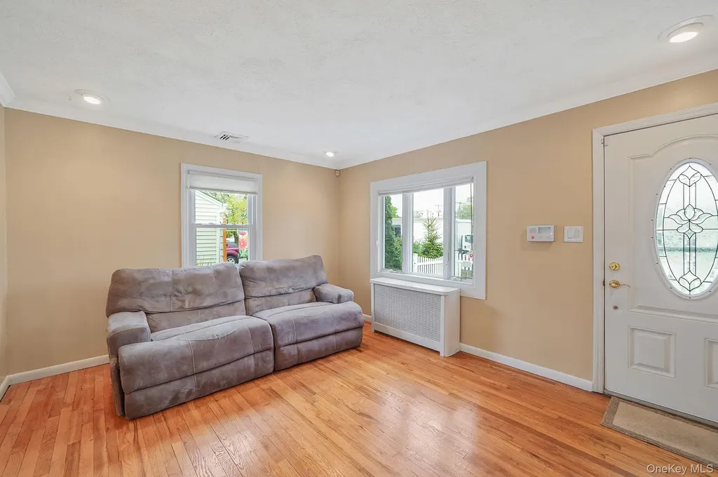 15 Glenda Drive West Babylon NY 11704