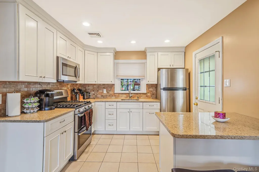 15 Glenda Drive West Babylon NY 11704