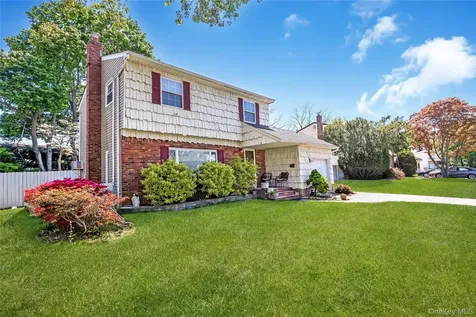 14 Leanore Drive Farmingdale NY 11735