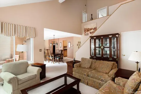 134 Bayberry Close Chappaqua NY 10514