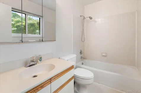 134 Bayberry Close Chappaqua NY 10514