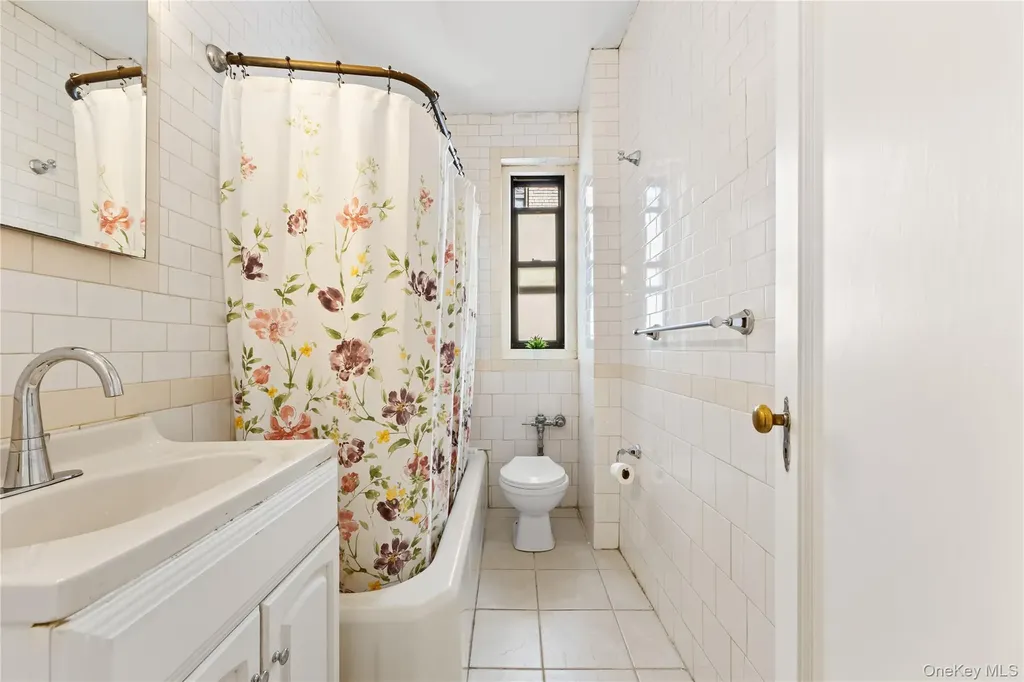 35-35 75th Street Jackson Heights NY 11372