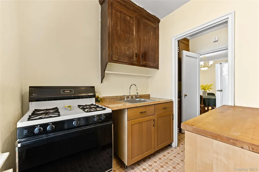 35-35 75th Street Jackson Heights NY 11372