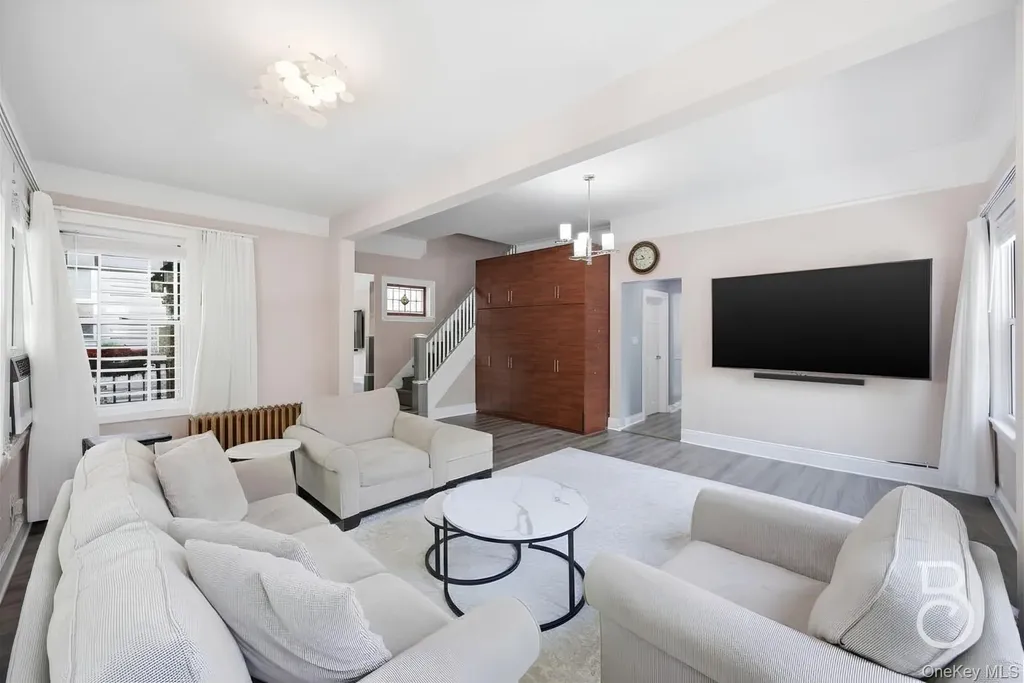 88-38 78th Avenue Glendale NY 11385