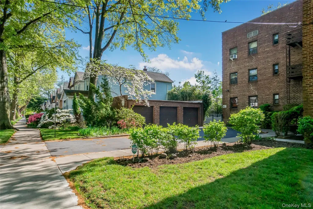 218-12 43rd Avenue Bayside NY 11361