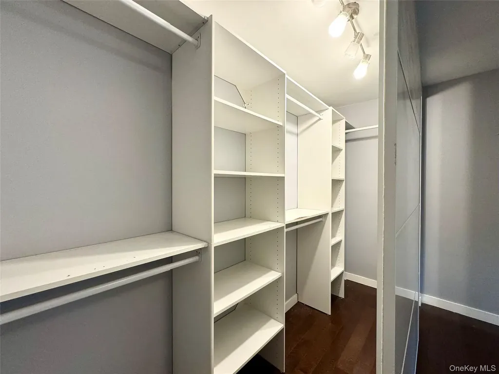 68 Jamaica Avenue Plainview NY 11803