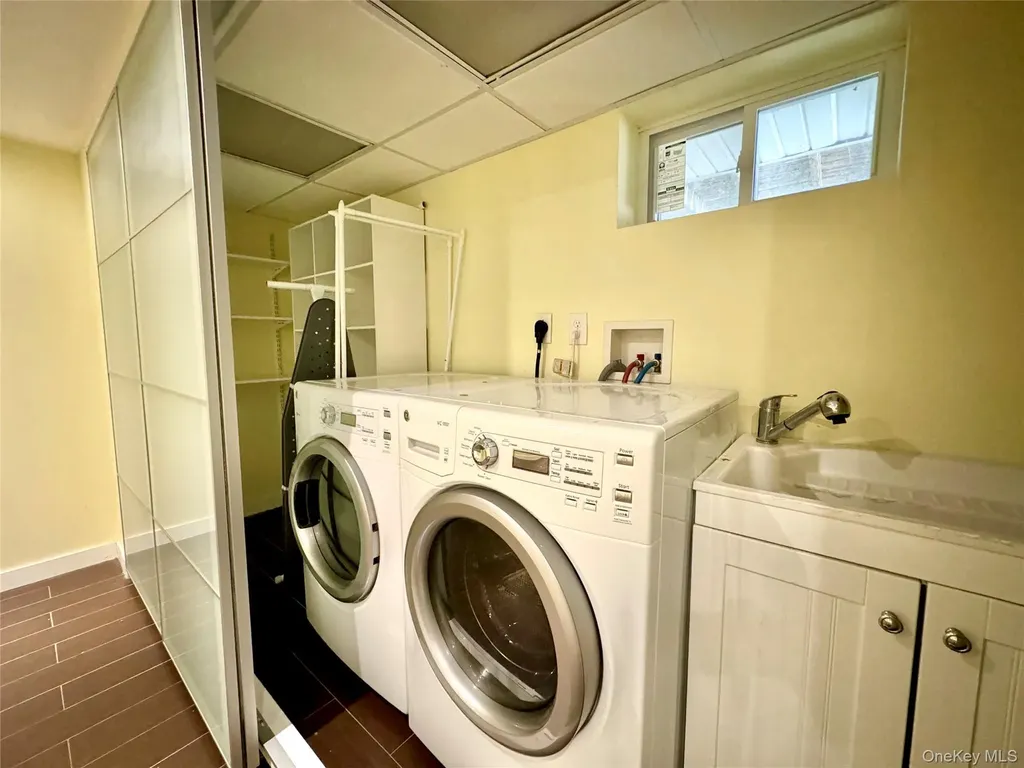 68 Jamaica Avenue Plainview NY 11803