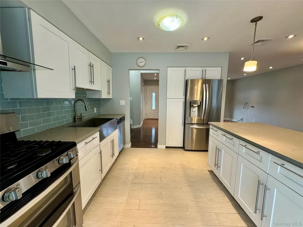 68 Jamaica Avenue Plainview NY 11803