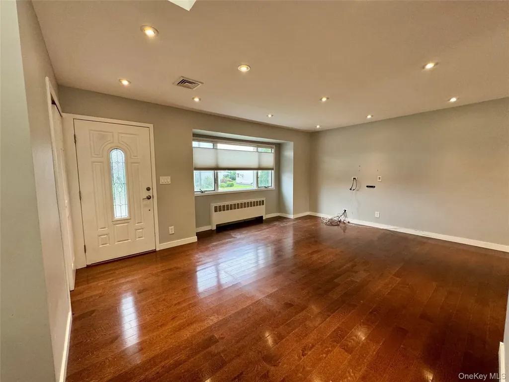 68 Jamaica Avenue Plainview NY 11803