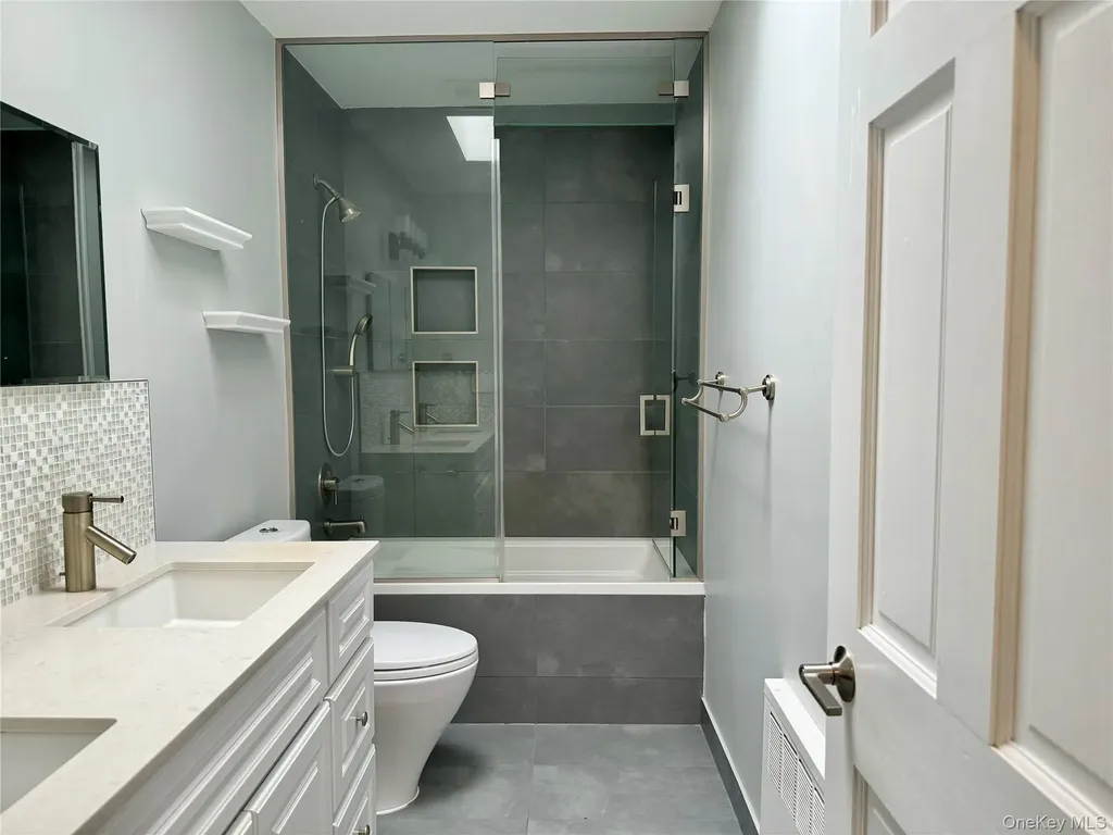 68 Jamaica Avenue Plainview NY 11803