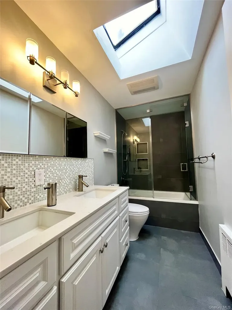68 Jamaica Avenue Plainview NY 11803