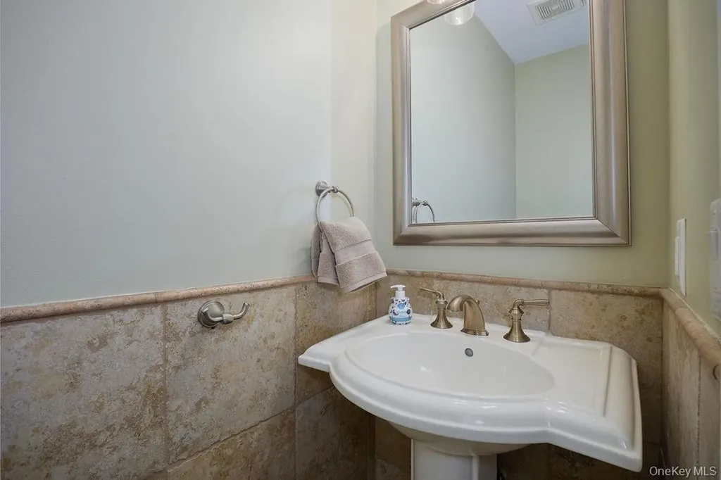 5203 Applewood Circle Carmel NY 10512