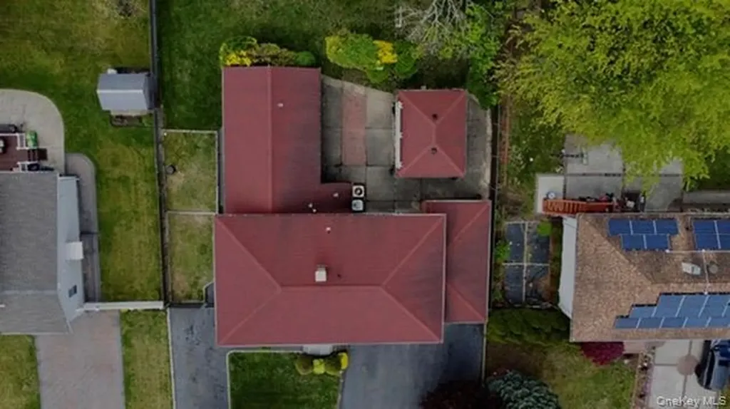 42 Pebble Lane Deer Park NY 11729