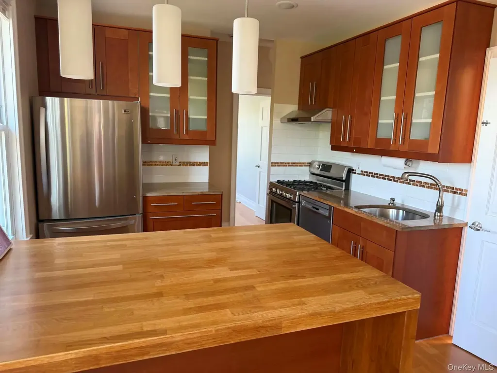 7801 64th Street Glendale NY 11385