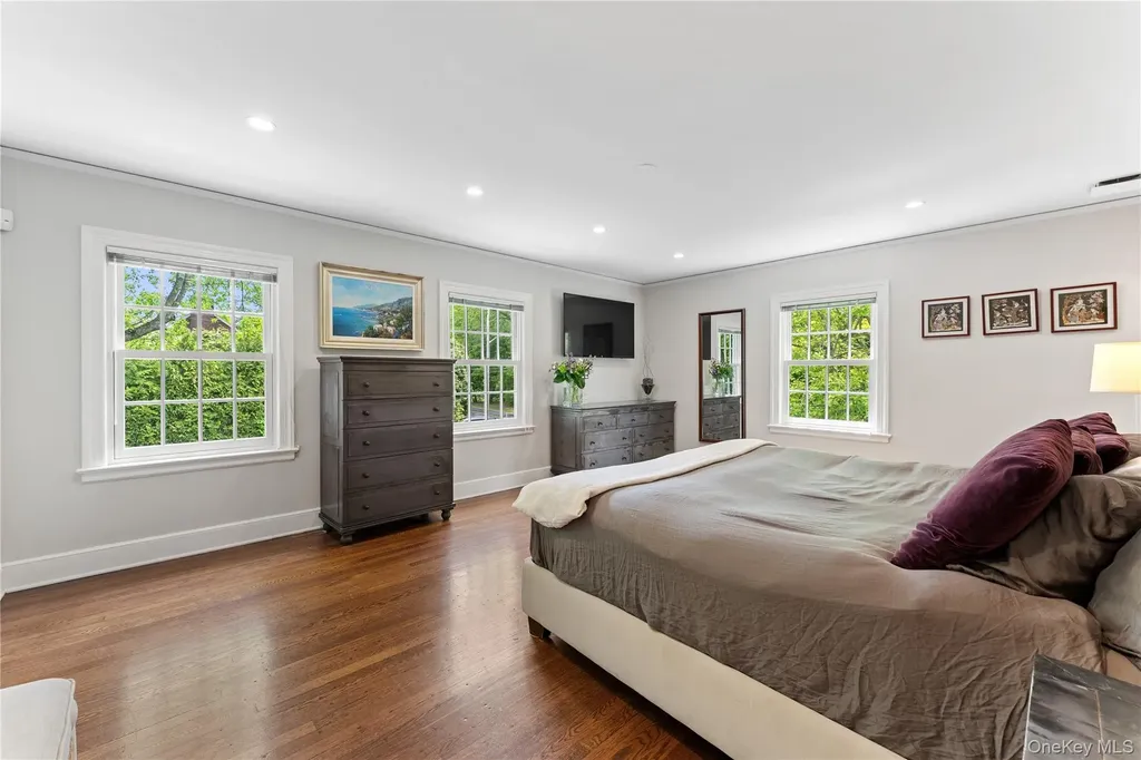 5 Harcourt Road Scarsdale NY 10583
