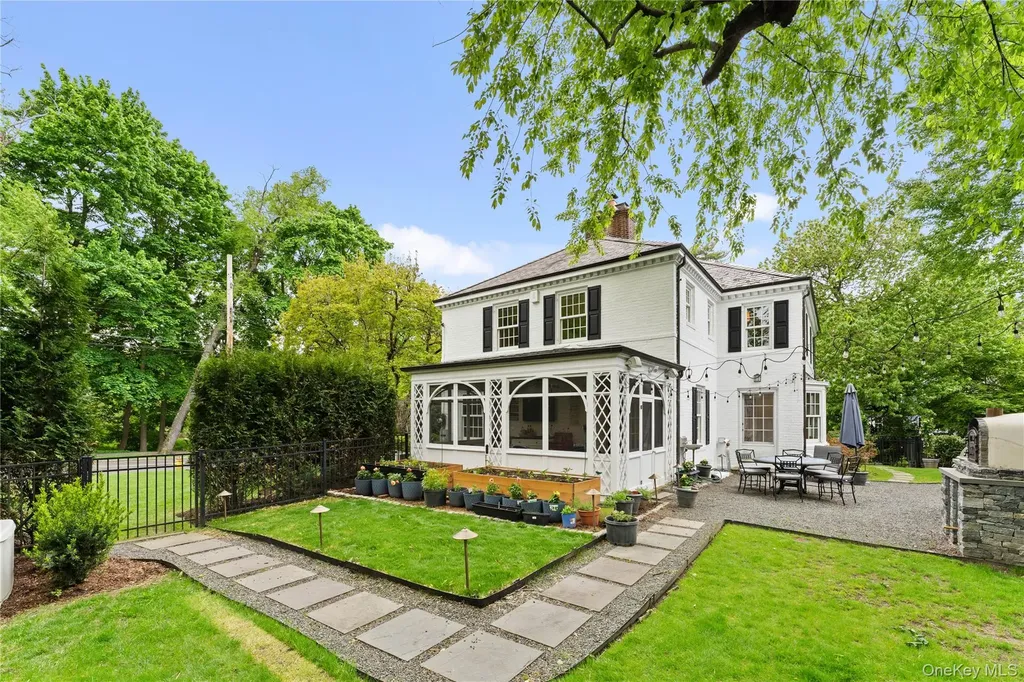 5 Harcourt Road Scarsdale NY 10583