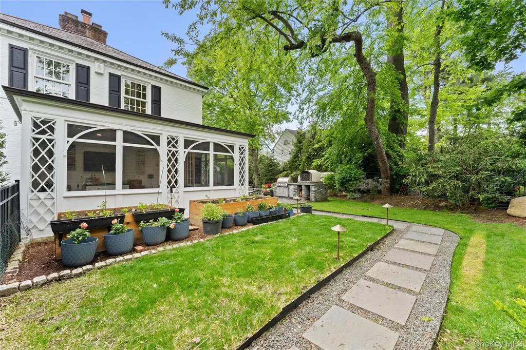 5 Harcourt Road Scarsdale NY 10583
