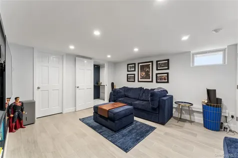 5 Harcourt Road Scarsdale NY 10583