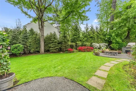5 Harcourt Road Scarsdale NY 10583