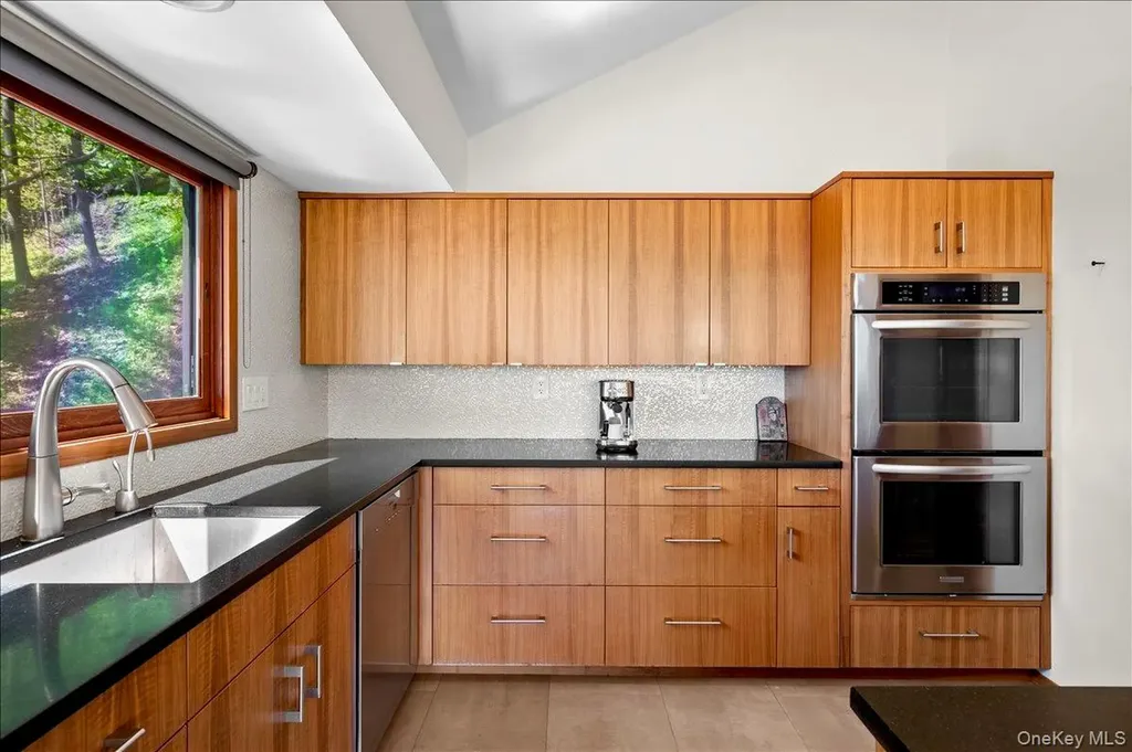 181 River Road Nyack NY 10960