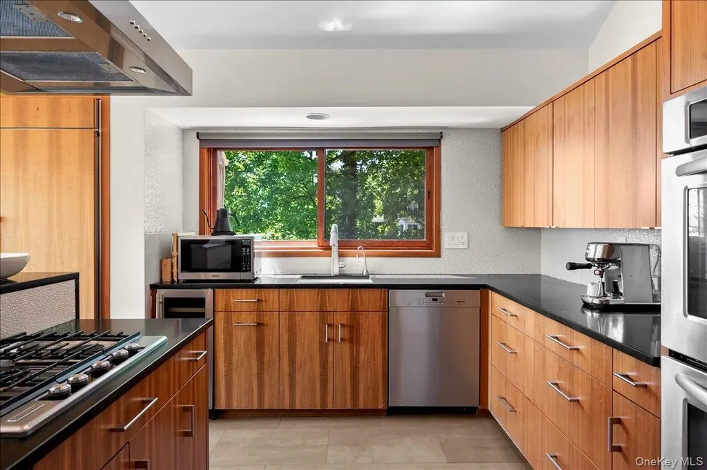 181 River Road Nyack NY 10960