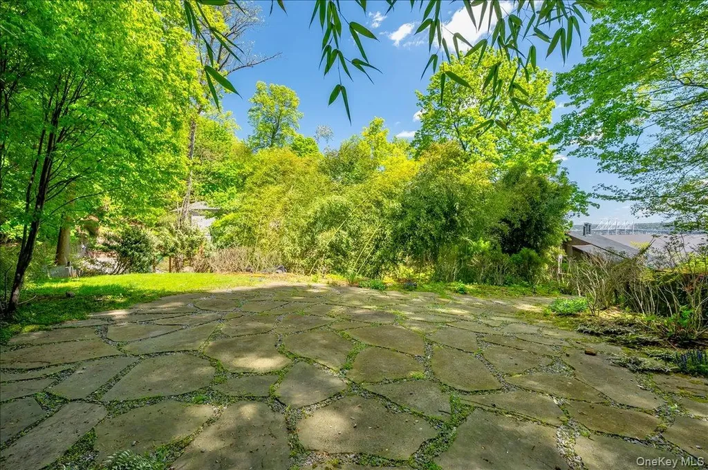 181 River Road Nyack NY 10960