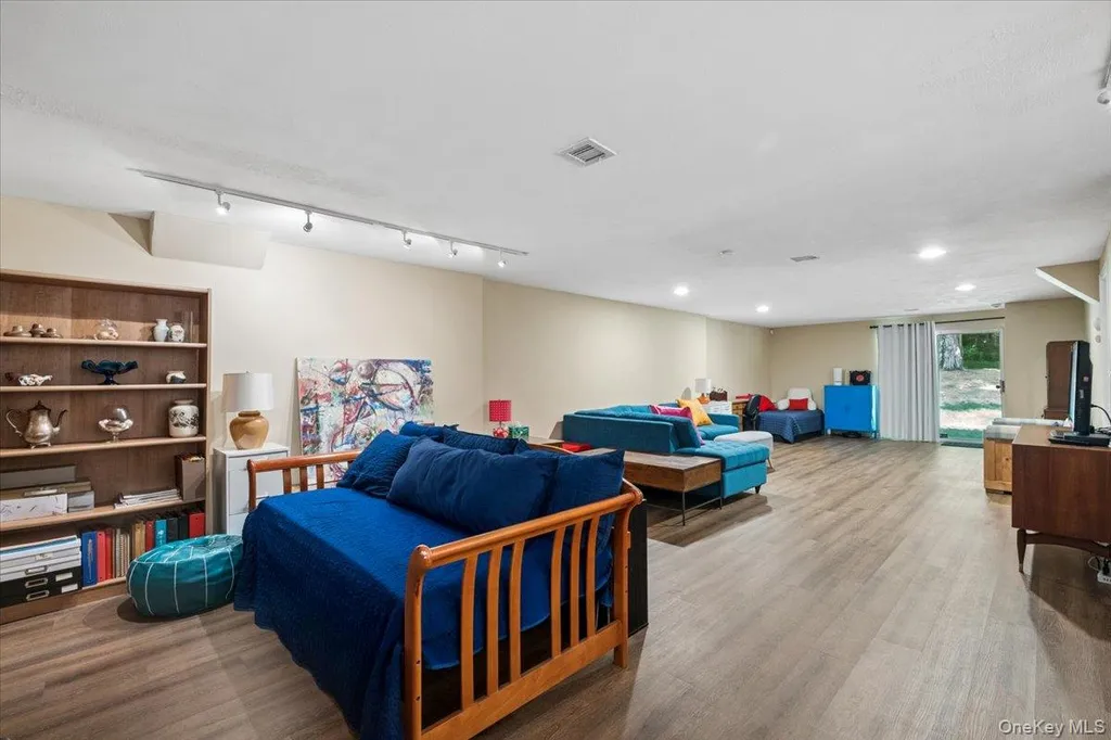 4205 Finch Court Peekskill NY 10566