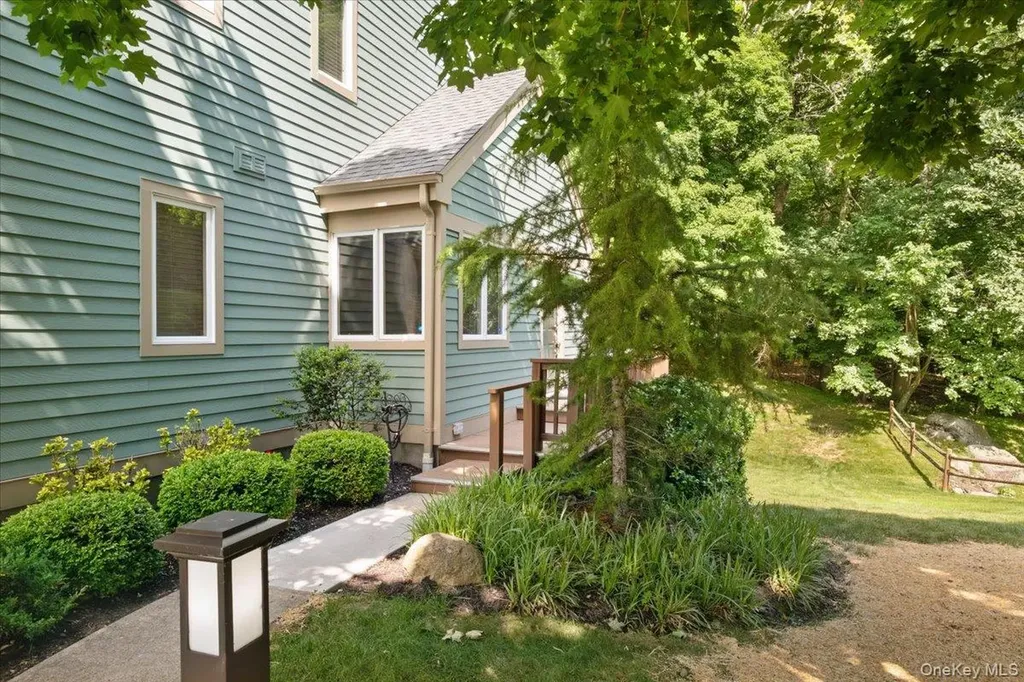 4205 Finch Court Peekskill NY 10566