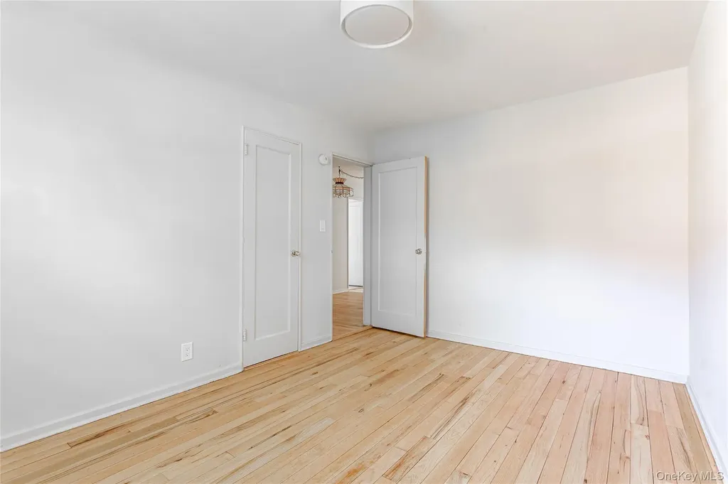 9 Terrace Circle Great Neck NY 11021