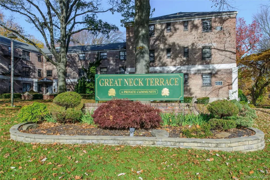 9 Terrace Circle Great Neck NY 11021