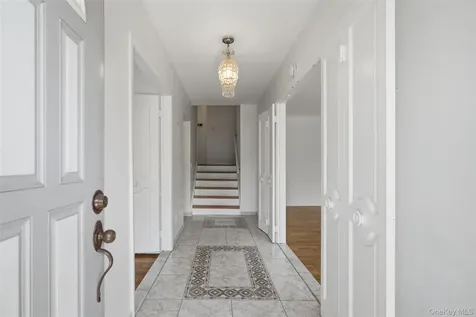 36 Frederick Lane Scarsdale NY 10583