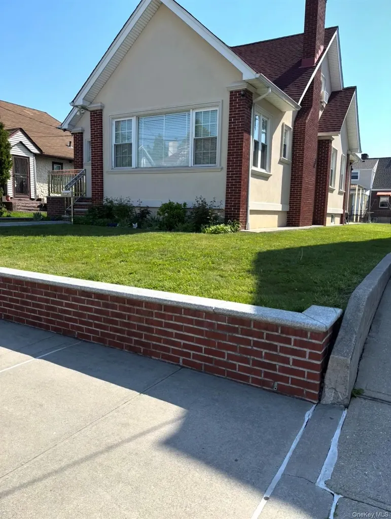 4223 189th Street Flushing NY 11358