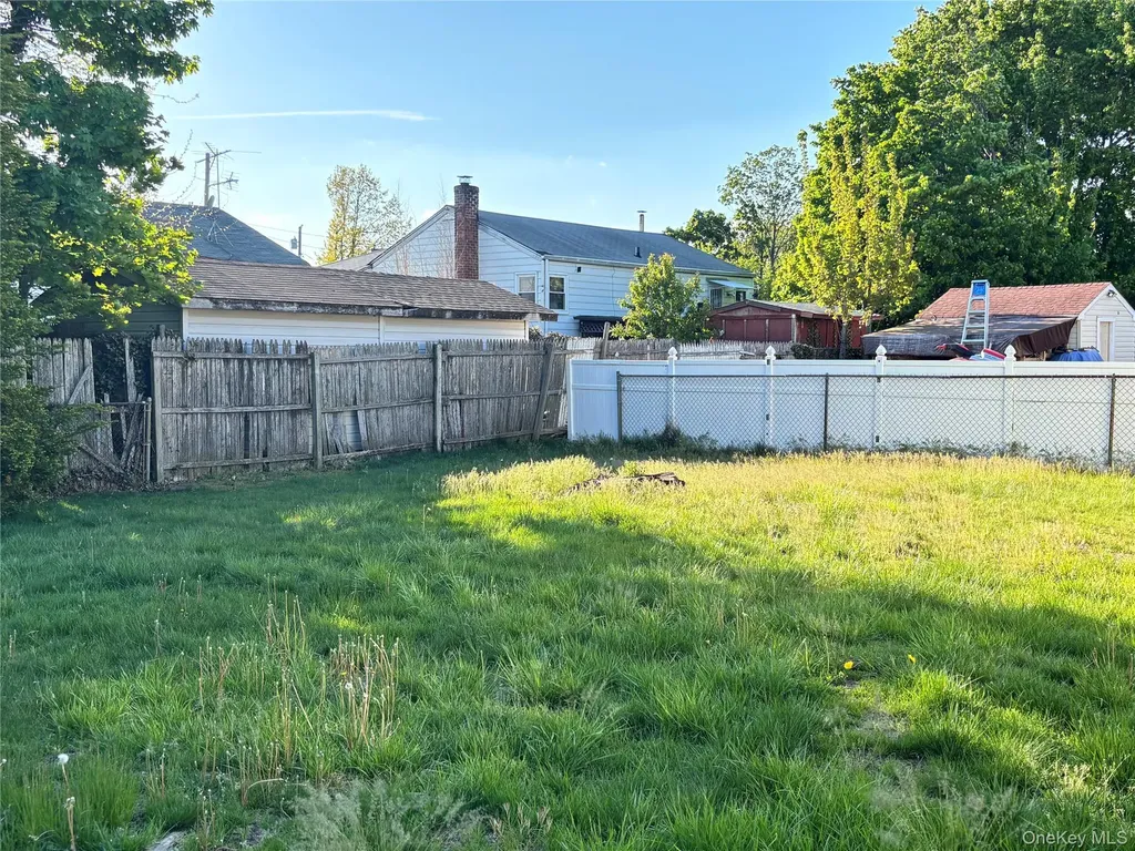 245 Garden Street Westbury NY 11590