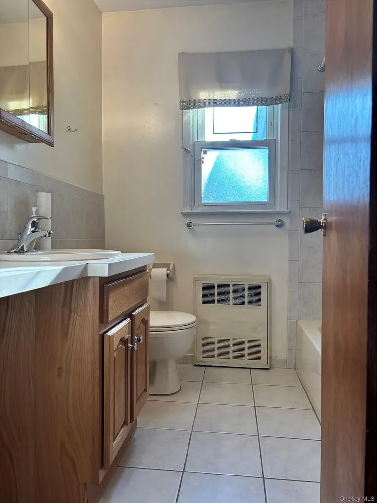 245 Garden Street Westbury NY 11590