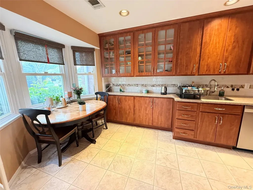 21 Manors Drive Jericho NY 11753