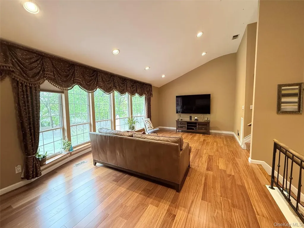 21 Manors Drive Jericho NY 11753