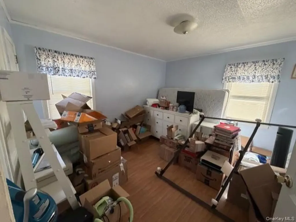 10 Ivy Place Valley Stream NY 11581