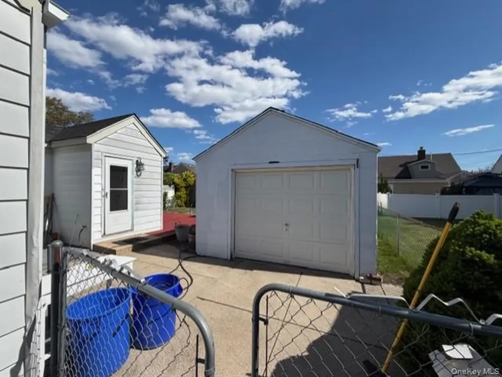 10 Ivy Place Valley Stream NY 11581