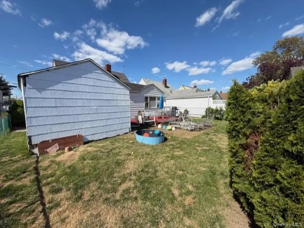 10 Ivy Place Valley Stream NY 11581