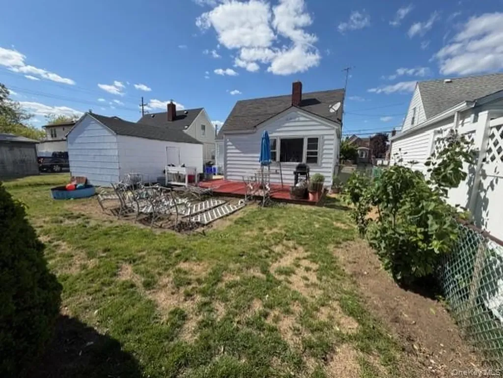 10 Ivy Place Valley Stream NY 11581