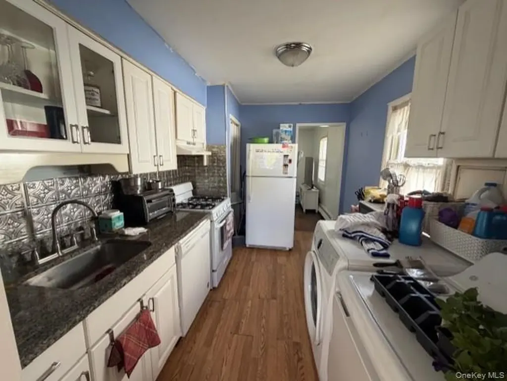 10 Ivy Place Valley Stream NY 11581