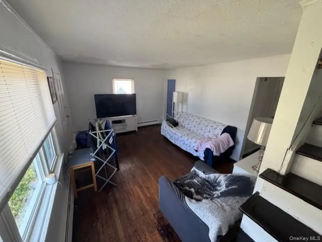 10 Ivy Place Valley Stream NY 11581